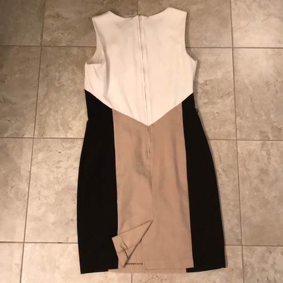 Dress - Picture 2 of 4